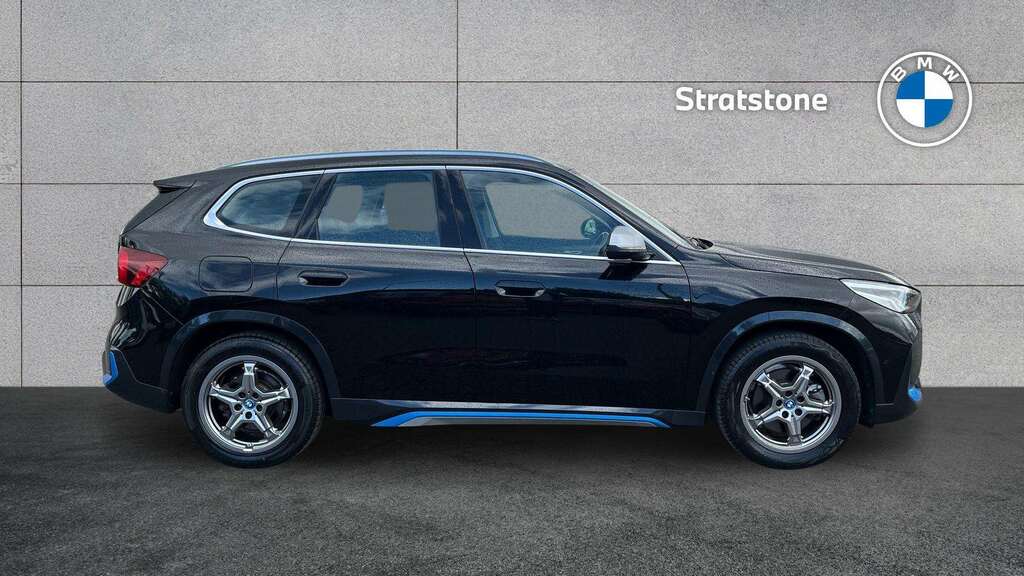 BMW iX1 230Kw Xdrive30 Xline 65Kwh 2023 Black #3