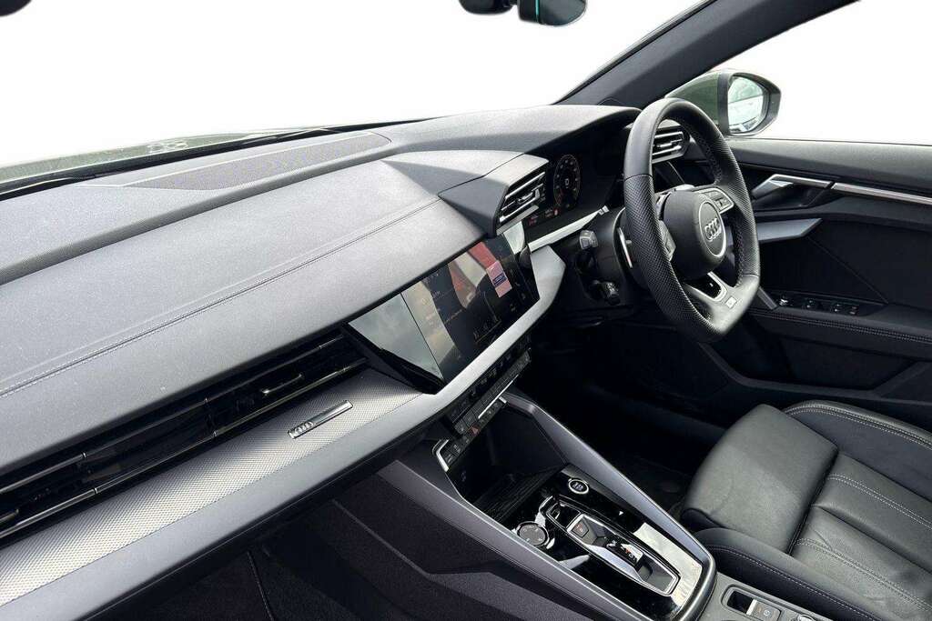 Audi A3 35 Tfsi S Line S Tronic 2025 YN75XED #2