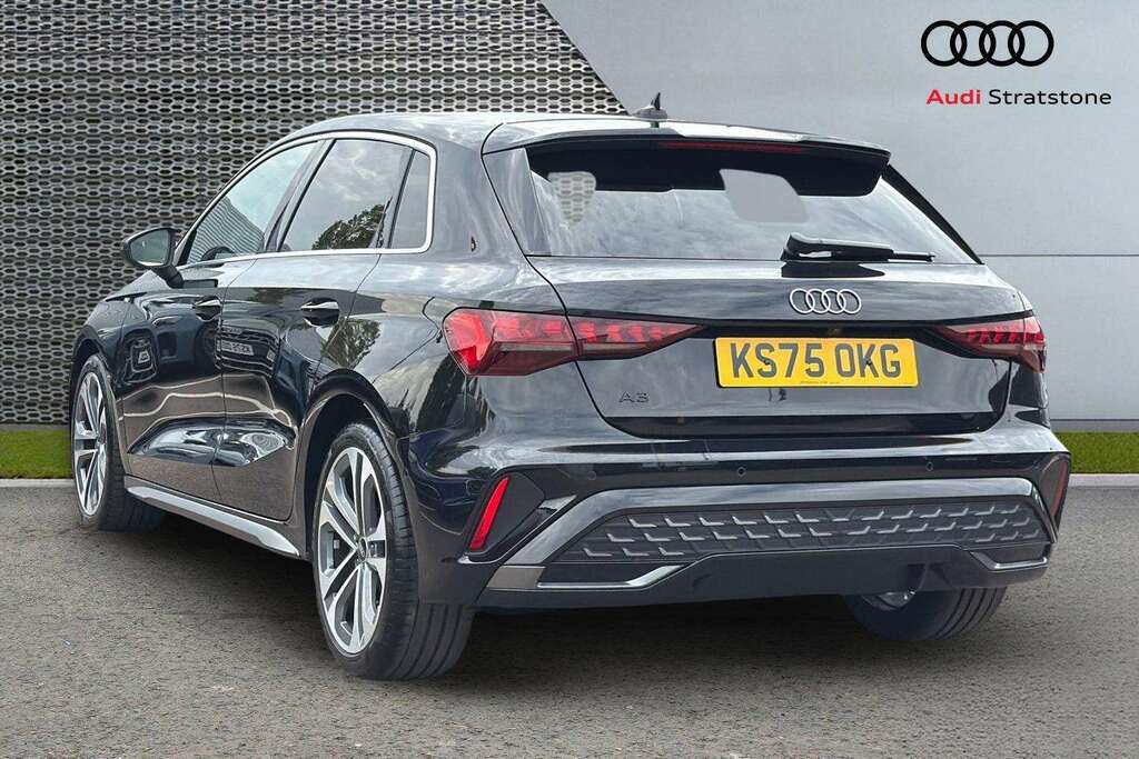 Audi A3 1.5 Tfsi 150 S Line S Tronic 2025 Black #3
