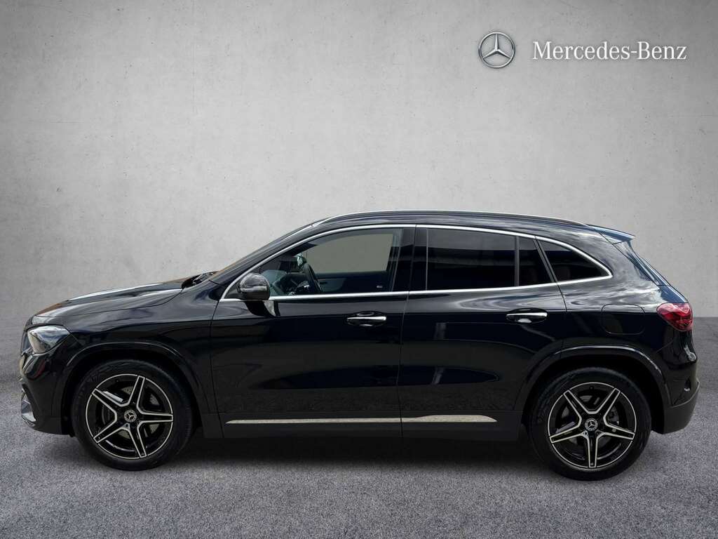 Mercedes-Benz GLA Class 220D 4Matic Amg Line Executive 2025 Black #5