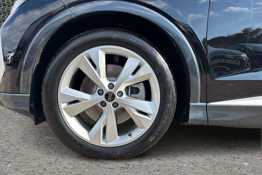 Audi Q4 E Tron 150Kw 40 63Kwh S Line Leather 2026 Black #5