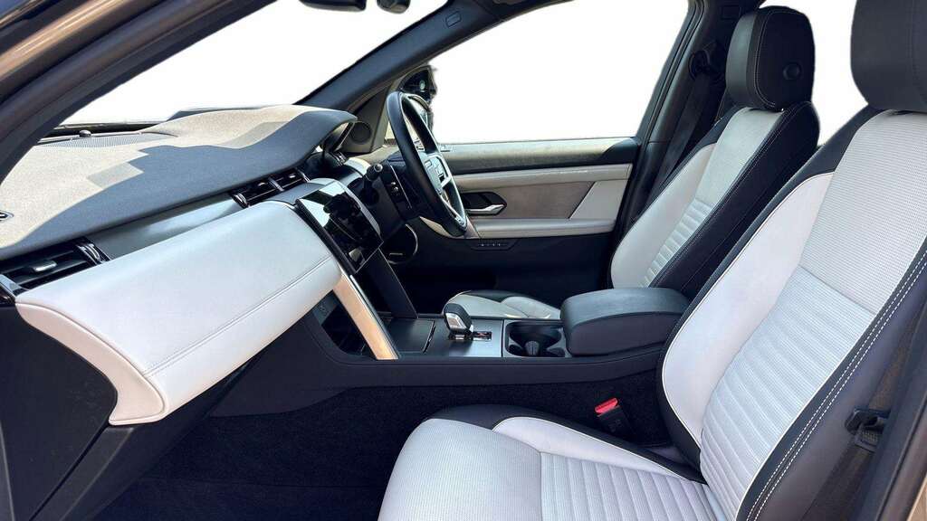 Land Rover Discovery Sport 2.0 D200 Dynamic Hse 7 Seat 2024 Silver #3