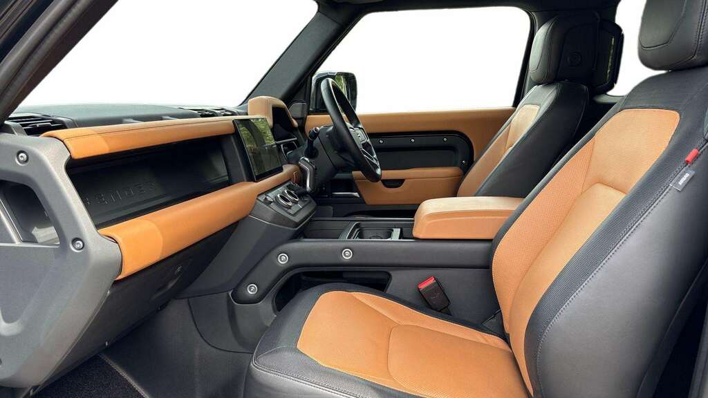 Land Rover Defender 90 2.0 P300 X-dynamic Hse 90 2024 Black #3