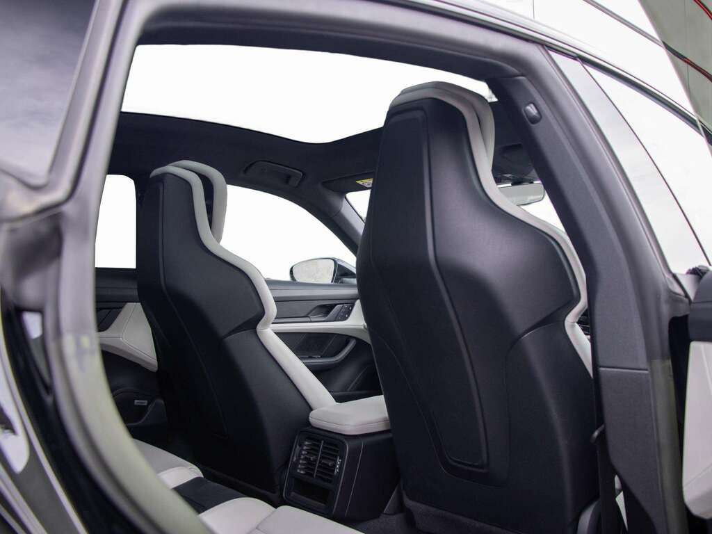 Porsche Taycan Performance Plus 93.4Kwh 4S Saloon Au #20
