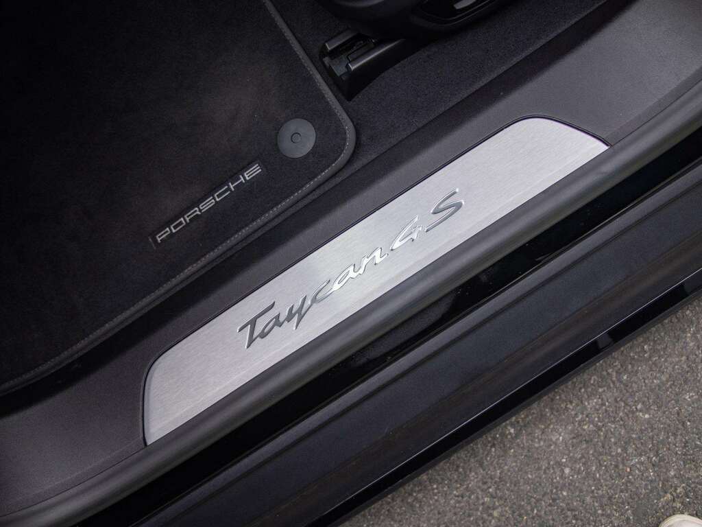 Porsche Taycan Performance Plus 93.4Kwh 4S Saloon Au #13