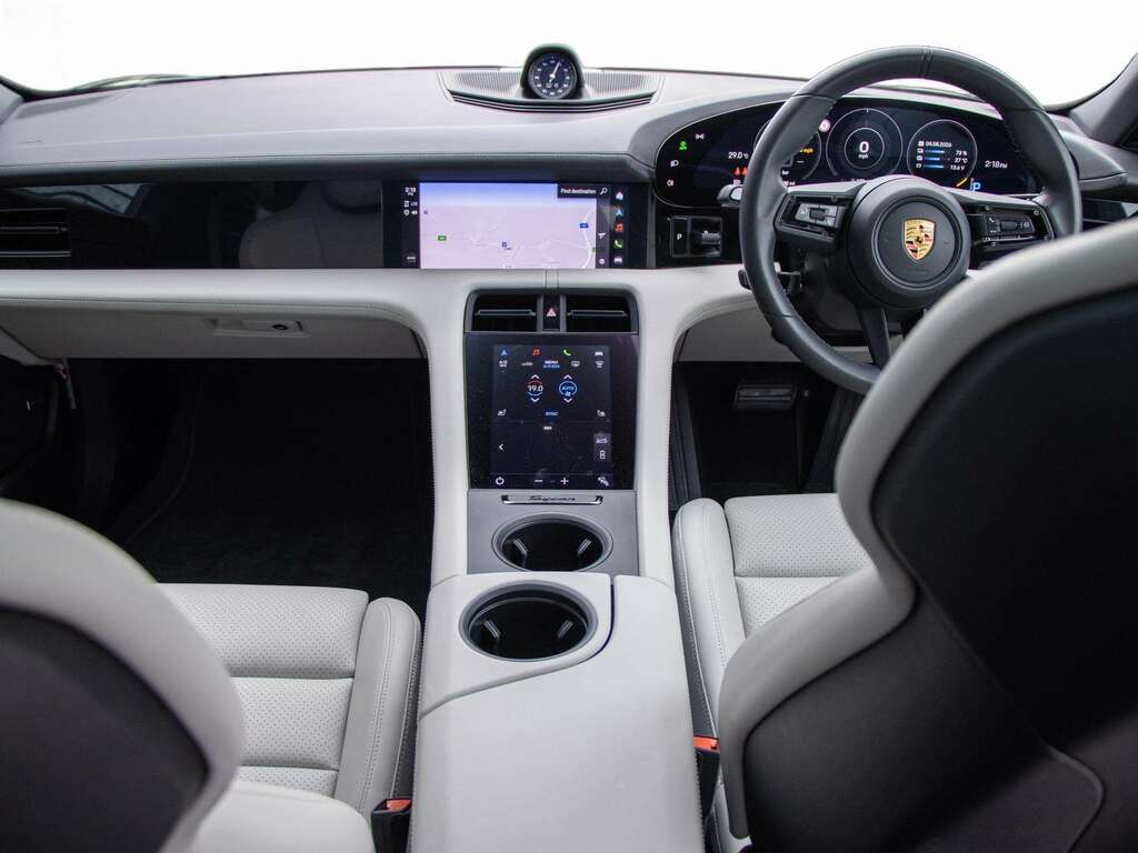 Porsche Taycan Performance Plus 93.4Kwh 4S Saloon Au #18