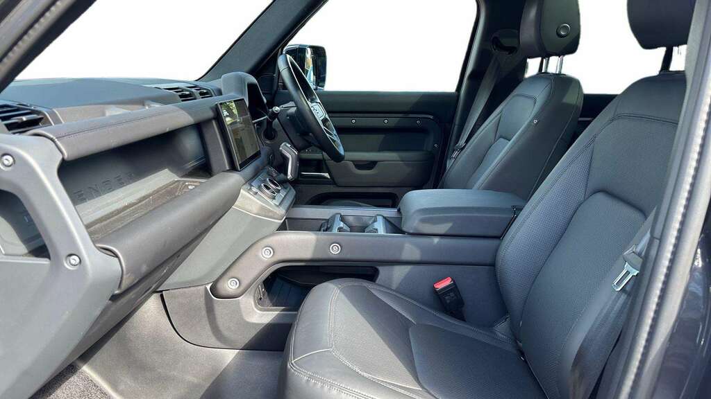 Land Rover Defender 110 3.0 D250 X-dynamic Se 110 2025 Grey #3
