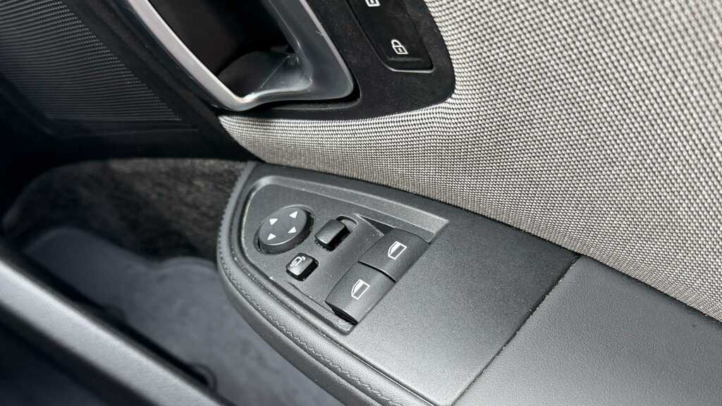 BMW i3 125Kw 42Kwh Suite Interior World Silver #27