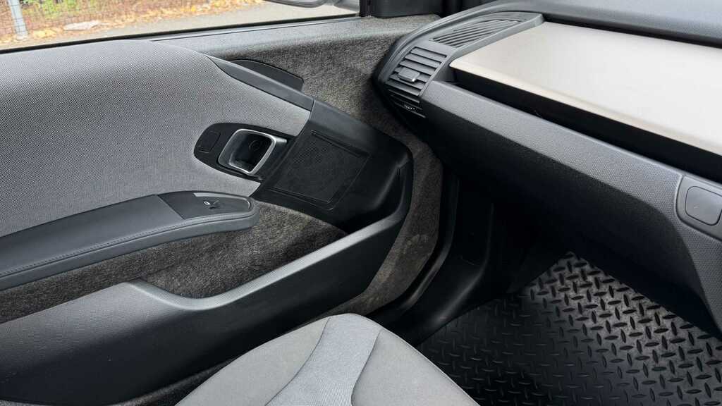BMW i3 125Kw 42Kwh Suite Interior World Silver #22