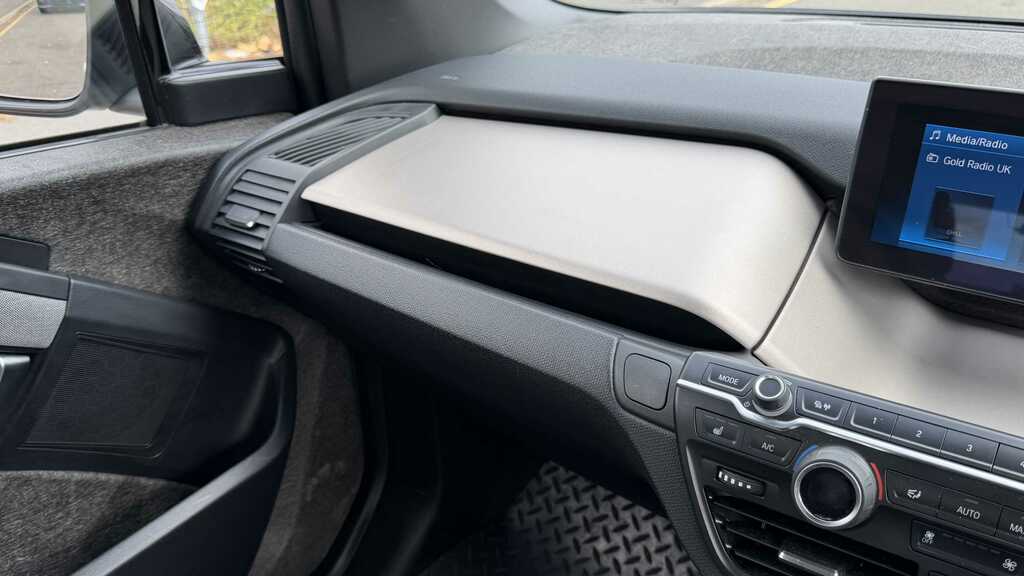 BMW i3 125Kw 42Kwh Suite Interior World Silver #21