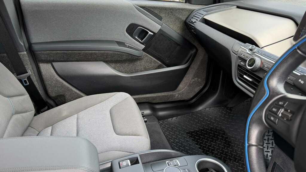 BMW i3 125Kw 42Kwh Suite Interior World Silver #32