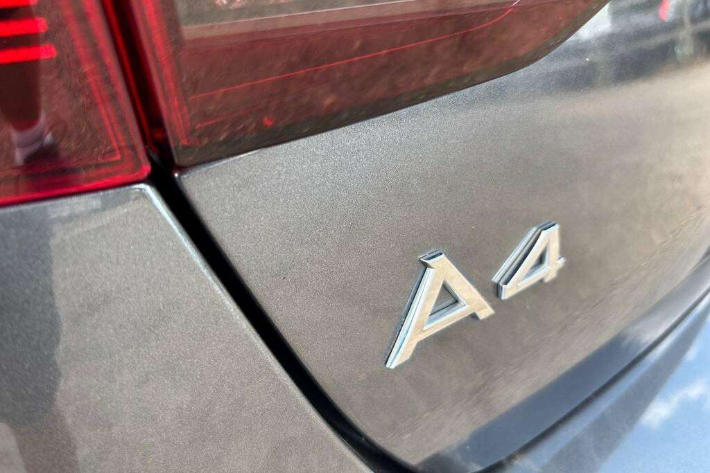 Audi A4 2.0 Tfsi 40 Black Edition Estate S Tron Black #40