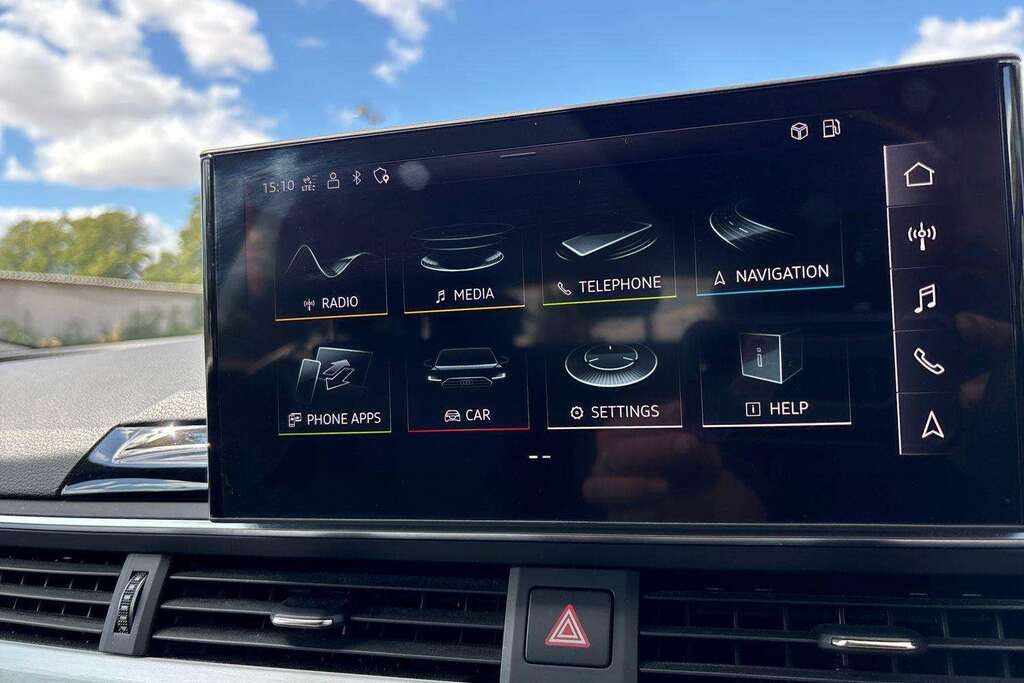 Audi A4 2.0 Tfsi 40 Black Edition Estate S Tron Black #27