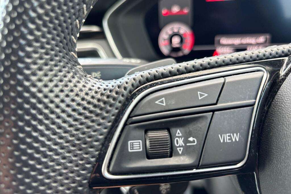 Audi A4 2.0 Tfsi 40 Black Edition Estate S Tron Black #16