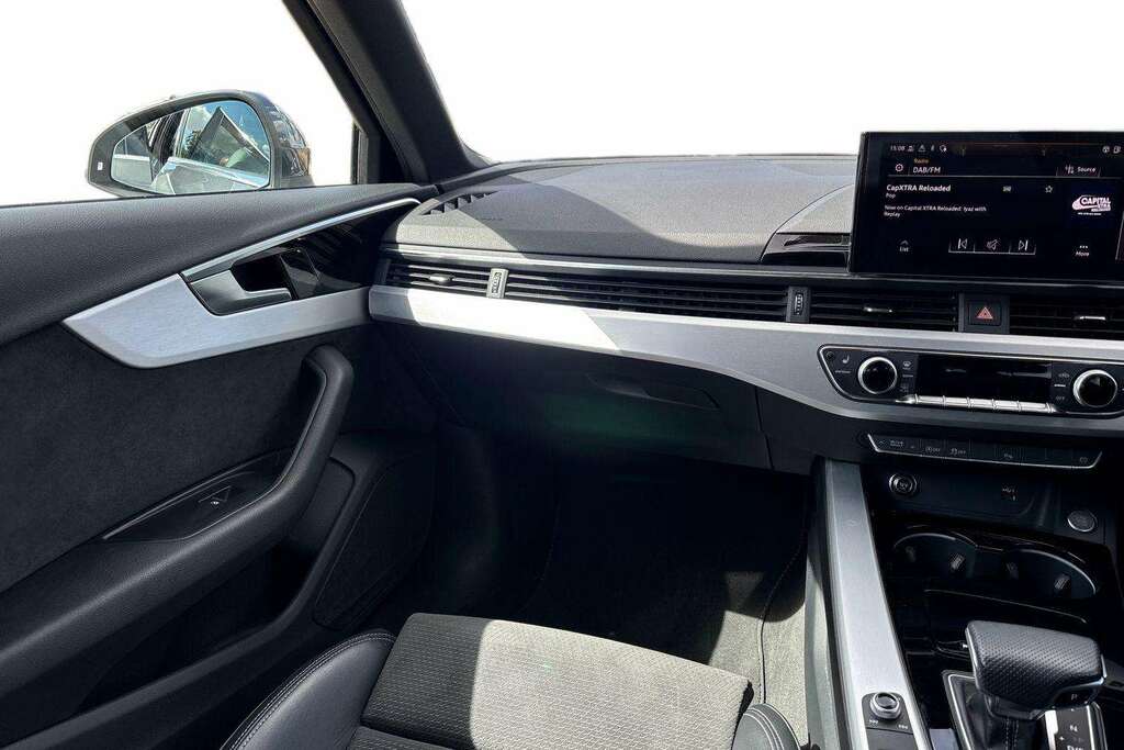 Audi A4 2.0 Tfsi 40 Black Edition Estate S Tron Black #19