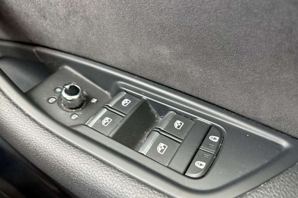 Audi A4 2.0 Tfsi 40 Black Edition Estate S Tron Black #14