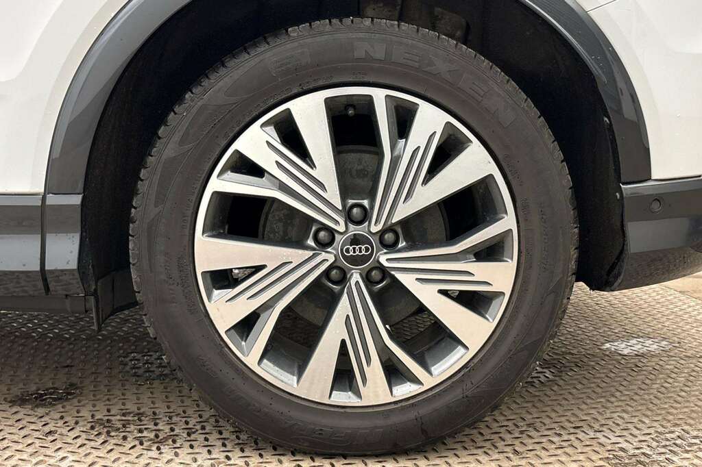 Audi Q4 E Tron 125Kw 35 55Kwh Sport 2023 White #5