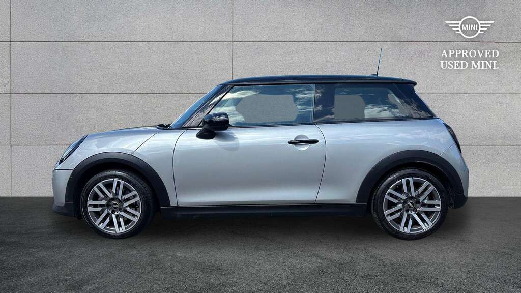 Mini Hatch 1.5 C Classic 2025 Silver #4