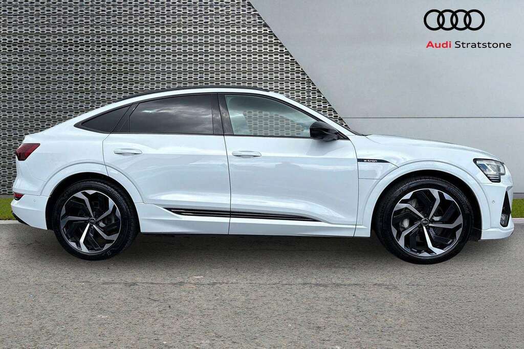 Audi E-tron 230Kw 50 Quattro 71Kwh Black Edition 2022 White #4