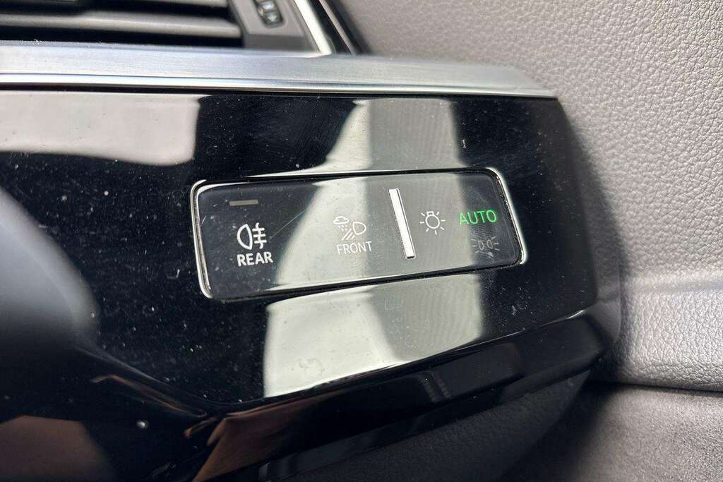 Audi E-tron 50 Sport Suv Quattro 71.2Kwh 11 Silver #35