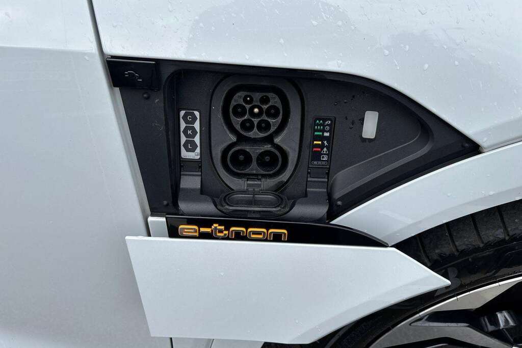 Audi E-tron 50 Sport Suv Quattro 71.2Kwh 11 Silver #31