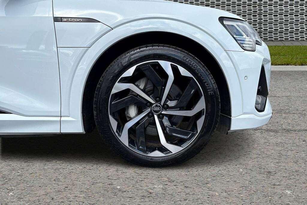 Audi E-tron 230Kw 50 Quattro 71Kwh Black Edition 2022 White #5