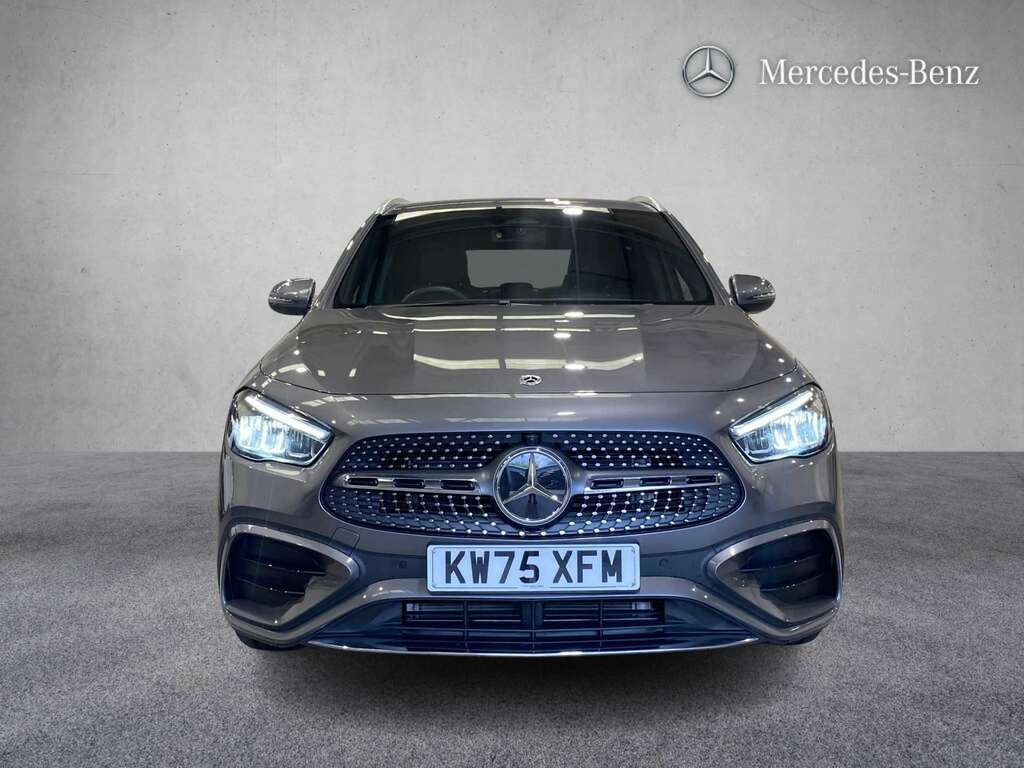 Mercedes-Benz GLA Class 200D Amg Line Executive 2026 Grey #3