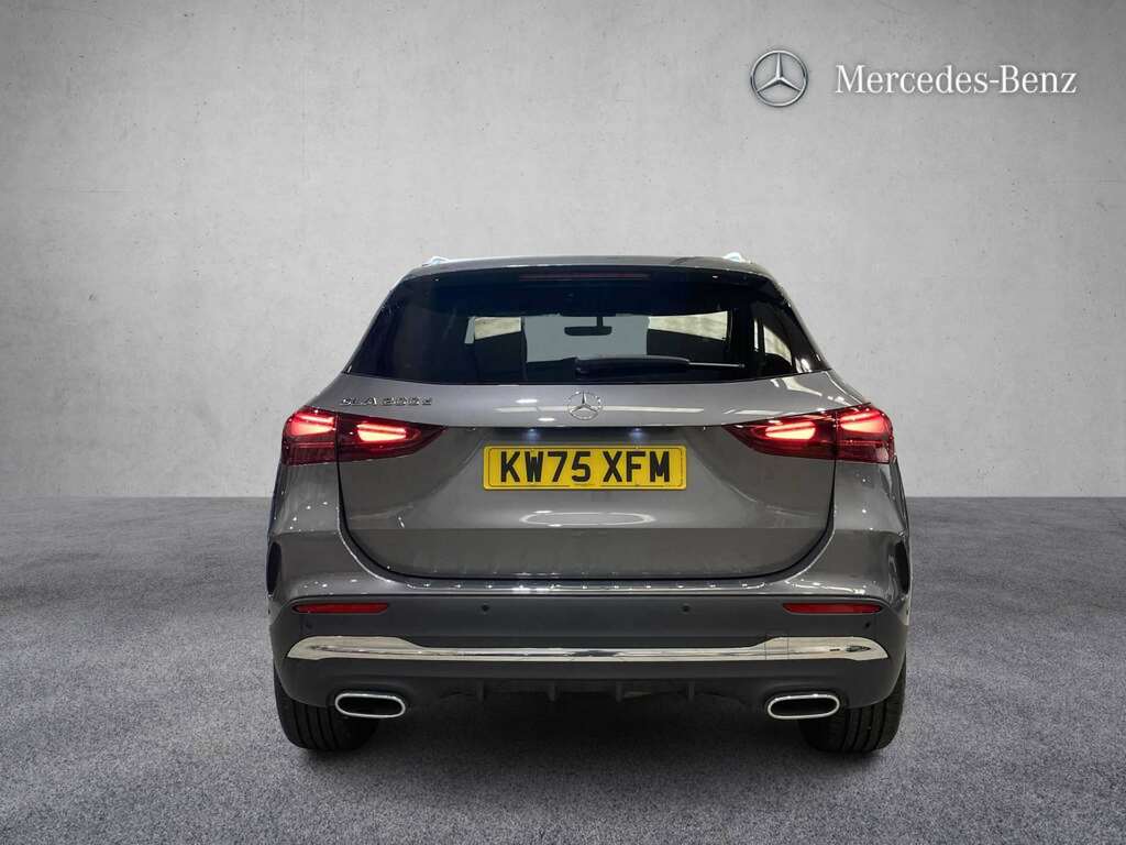 Mercedes-Benz GLA Class 200D Amg Line Executive 2026 Grey #6
