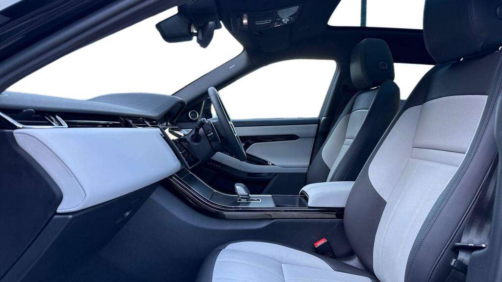 Land Rover Range Rover Evoque 2.0 D200 Edition 2025 Black #3