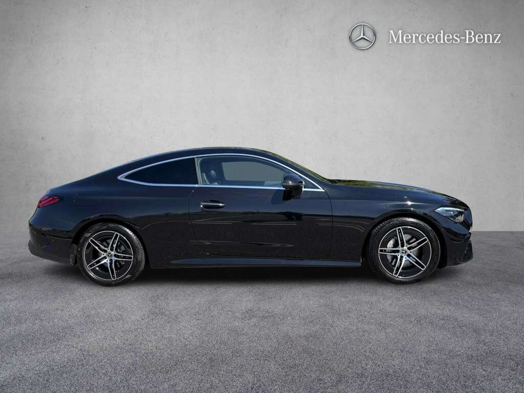 Mercedes-Benz CLE Class 220D Amg Line 9G-tronic 2025 Black #4