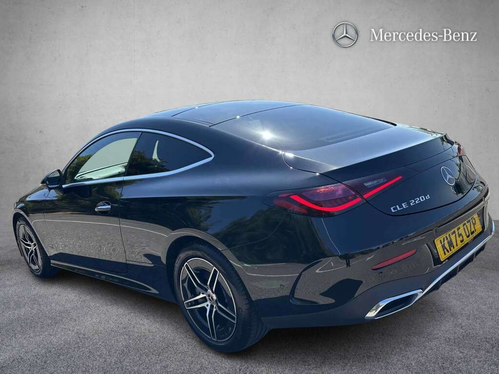 Mercedes-Benz CLE Class 220D Amg Line 9G-tronic 2025 Black #2