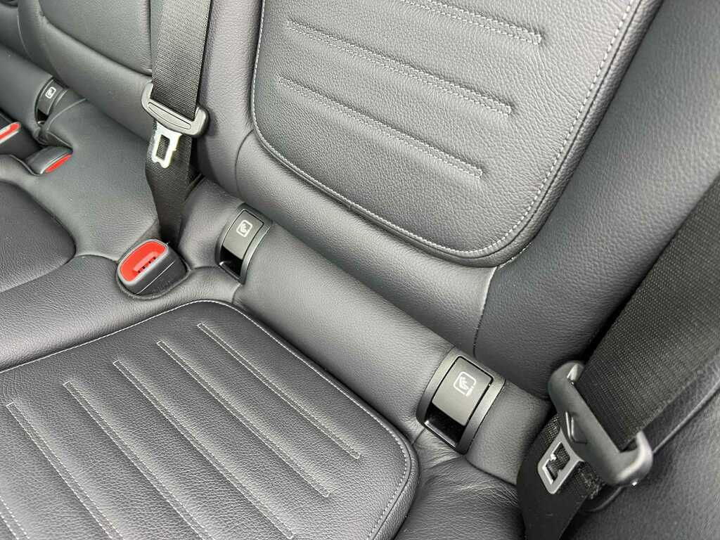 Mercedes-Benz GLC Class Glc 300 4Matic Amg Line Premium Plus 9G-tronic Silver #23