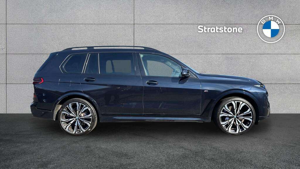 BMW X7 Xdrive40d Mht M Sport Step 2024 Black #3