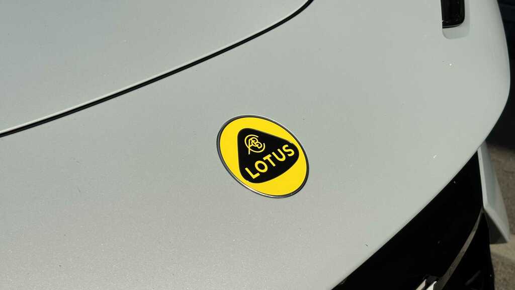 Lotus Eletre 450Kw 600 Gt 112Kwh 2025 White #6