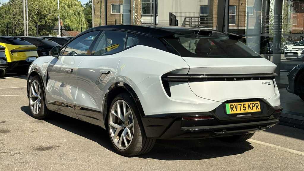 Lotus Eletre 450Kw 600 Gt 112Kwh 2025 White #4