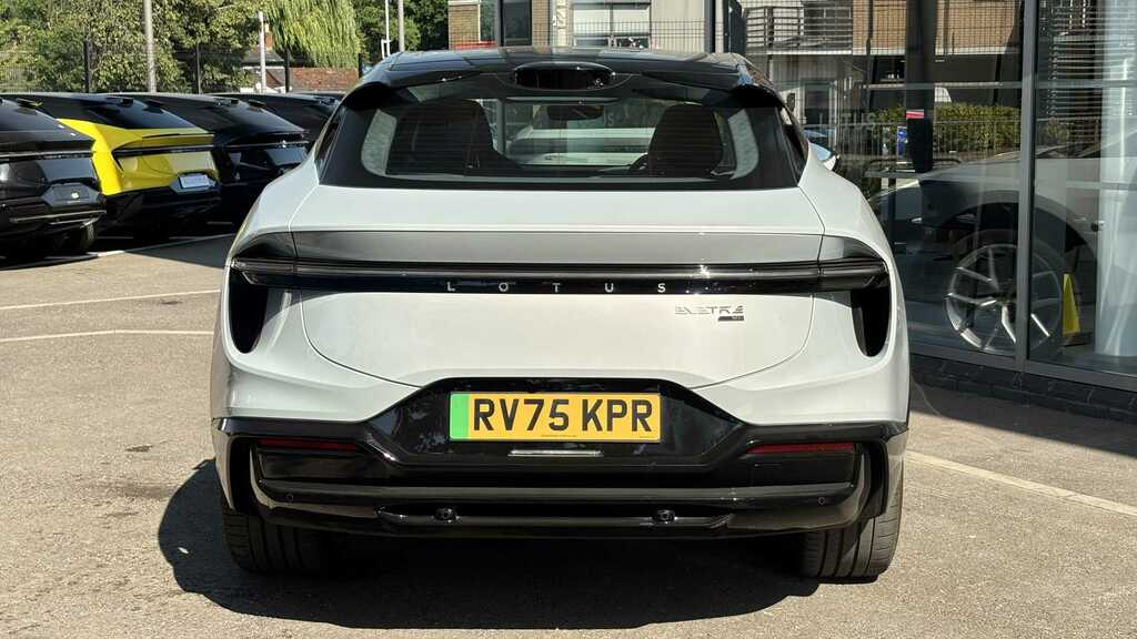 Lotus Eletre 450Kw 600 Gt 112Kwh 2025 White #5