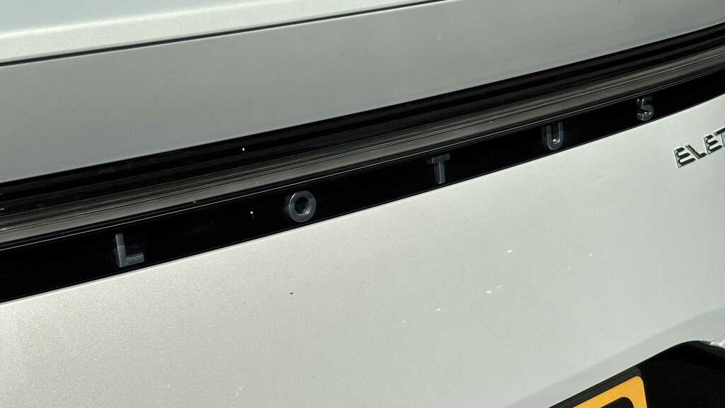 Lotus Eletre 600 112Kwh Suv 4Wd Dual Motor LB75XEH White #10