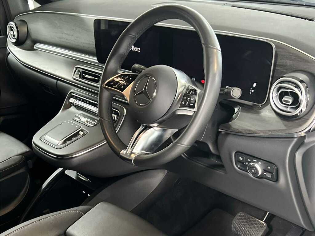 Mercedes-Benz V Class V300 D Premium 9G-tronic Extra Long 2025 Black #13