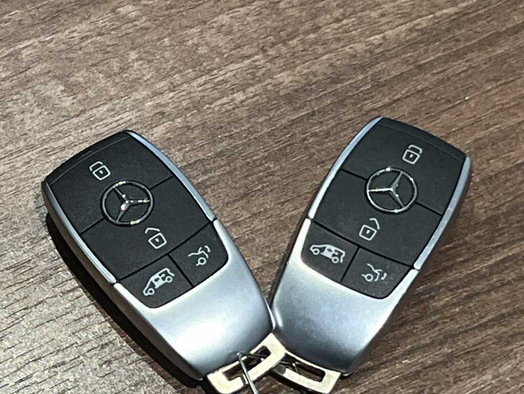 Mercedes-Benz V Class V300 D Premium 9G-tronic Extra Long 2025 Black #37