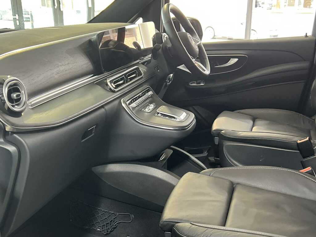 Mercedes-Benz V Class V300 D Premium 9G-tronic Extra Long 2025 Black #21