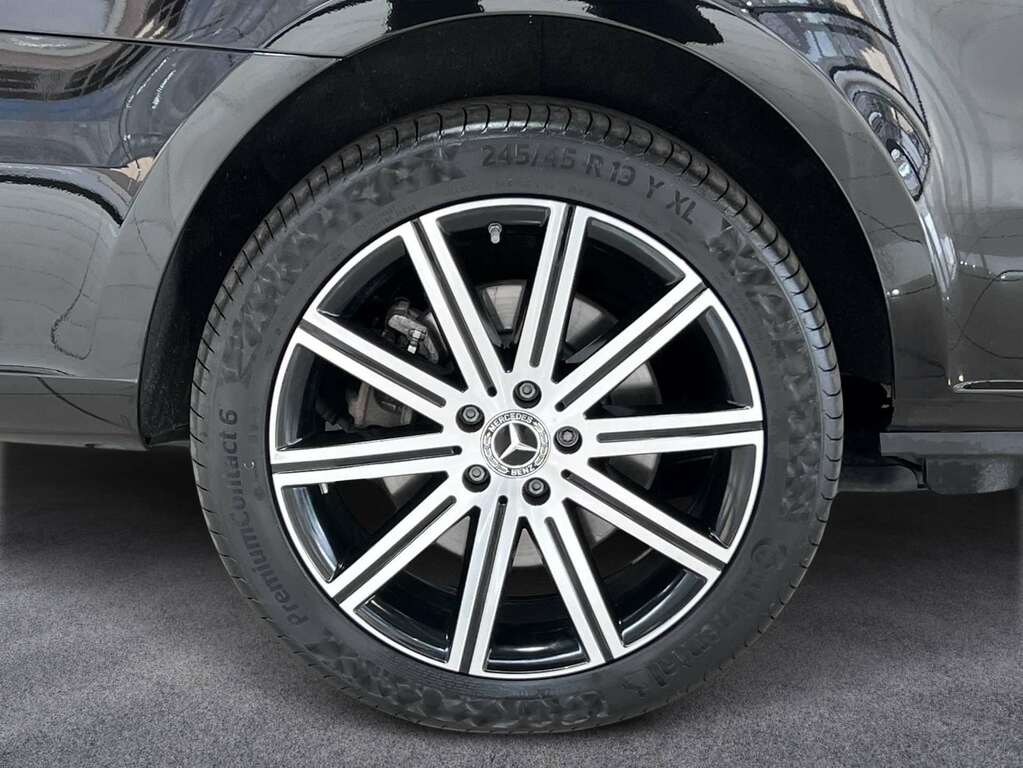 Mercedes-Benz V Class V300 D Premium 9G-tronic Extra Long 2025 Black #8