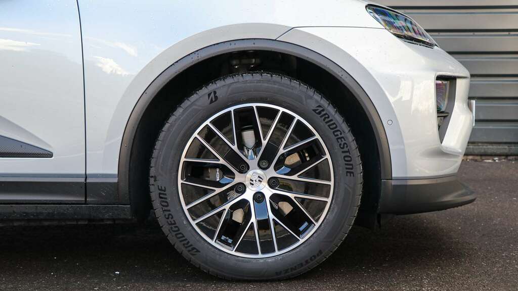Porsche Macan 4 2026 2026 Silver #6