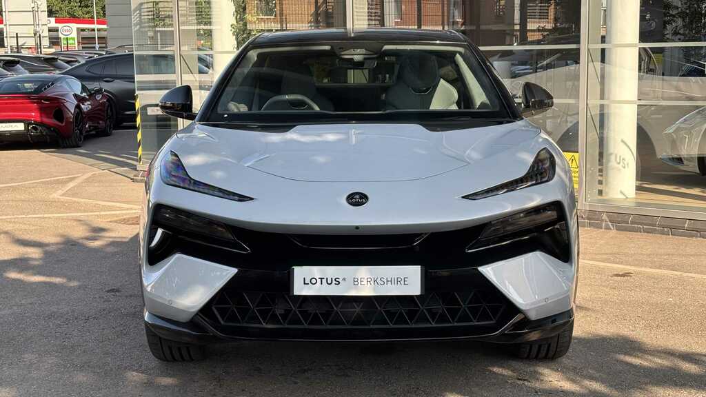 Lotus Eletre 450Kw 600 Gt 112Kwh 2026 White #3