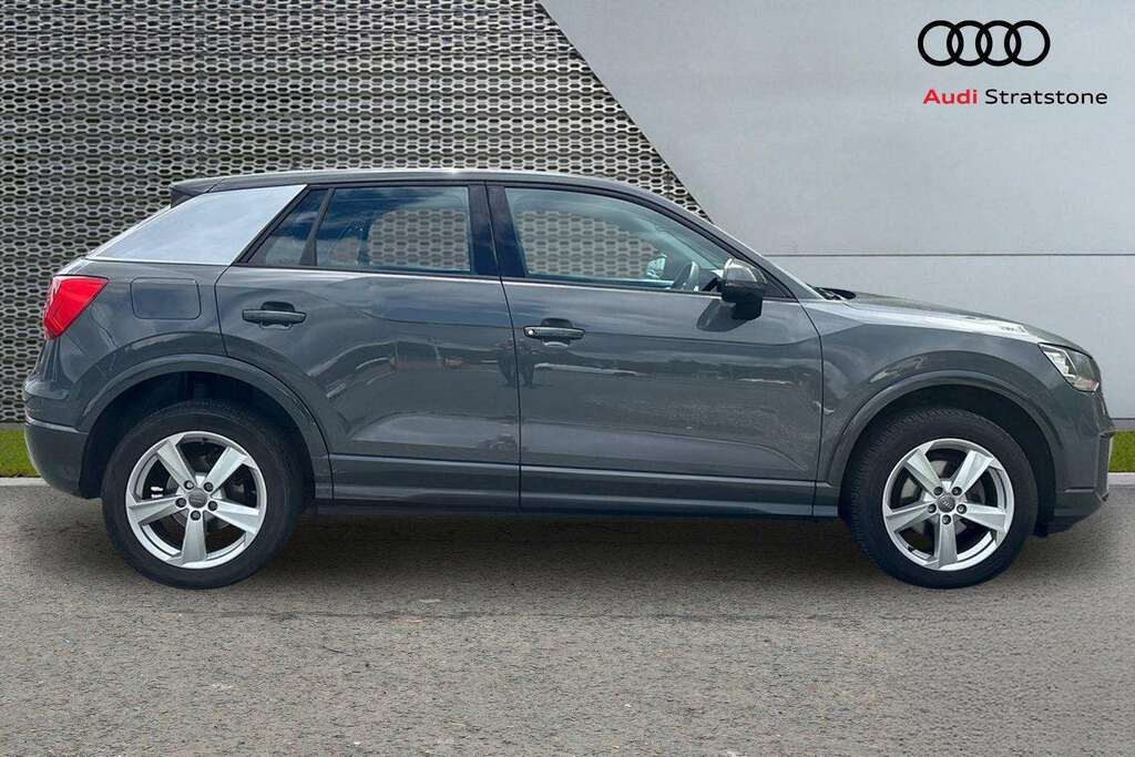 Audi Q2 30 Tdi Sport 2019 Grey #4