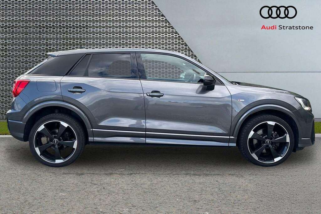 Audi Q2 35 Tfsi Black Edition 2022 Grey #4