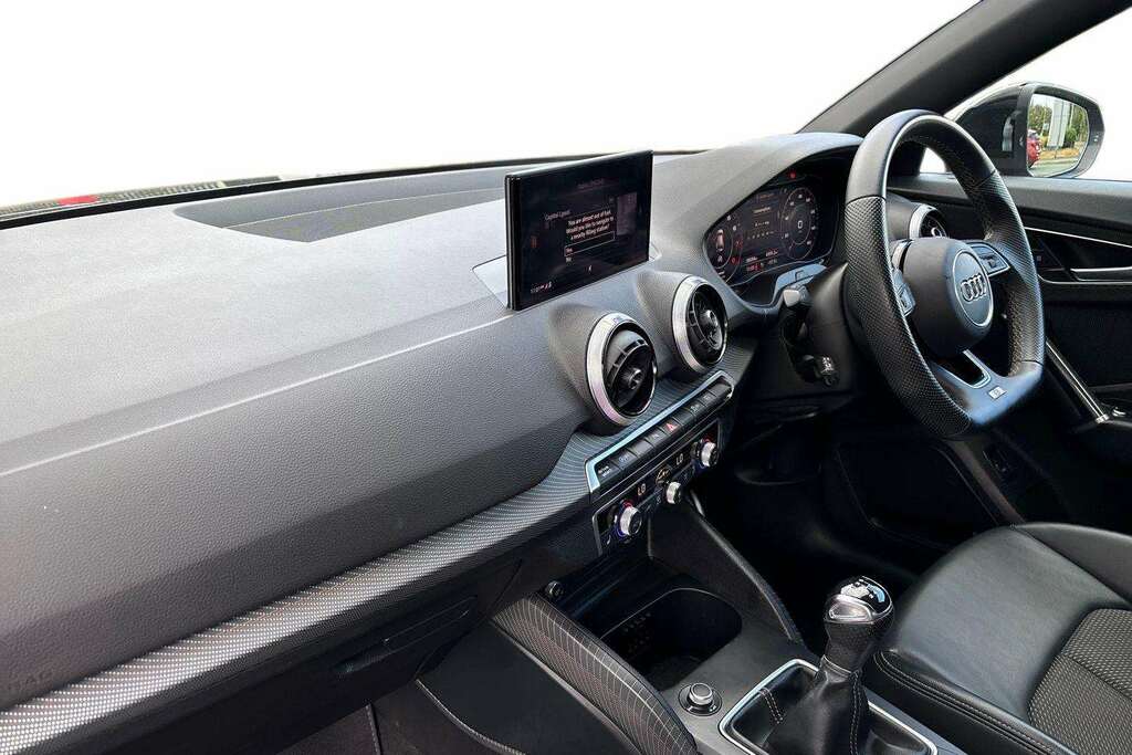Audi Q2 35 Tfsi Black Edition 2022 Grey #2