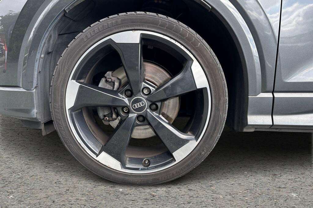 Audi Q2 35 Tfsi Black Edition 2022 Grey #5