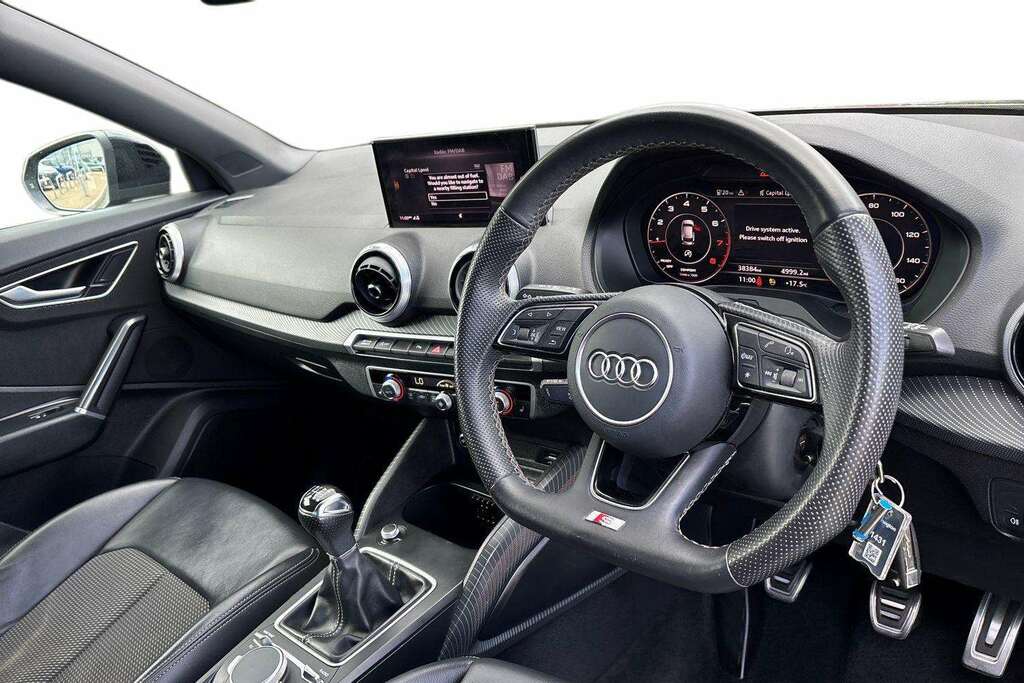 Audi Q2 35 Tfsi Black Edition 2022 Grey #6