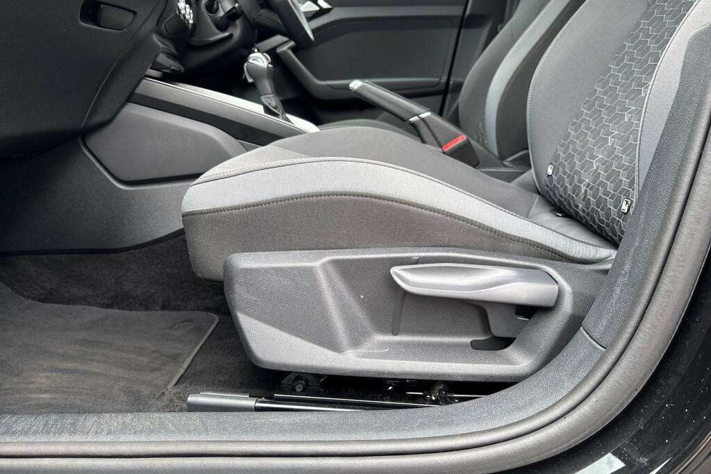 Audi A1 1.5 Tfsi 35 S Line Sportback S Tronic Black #21