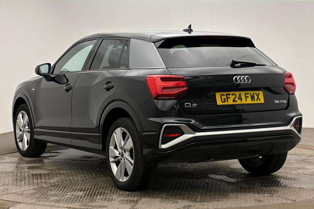 Audi Q2 35 Tfsi S Line S Tronic 2024 Black #3